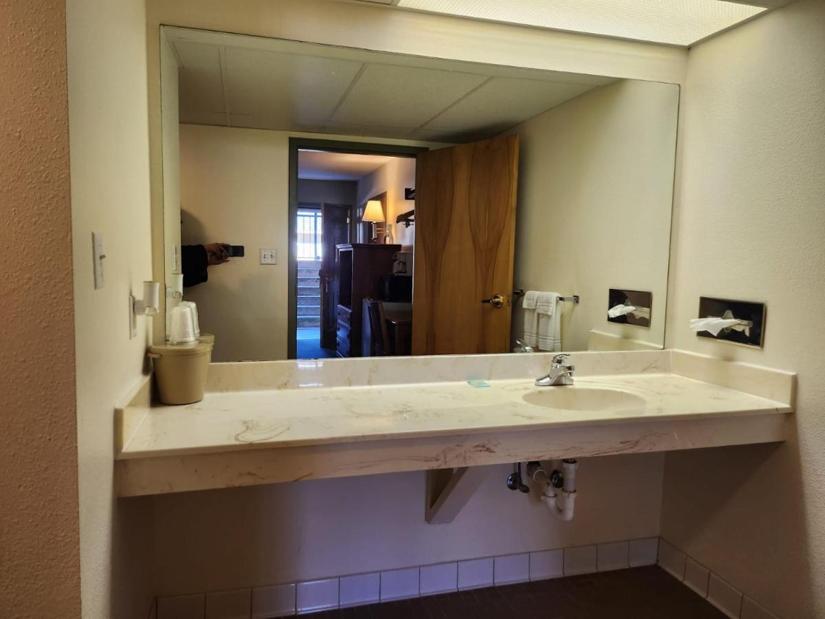 Hot Springs Village Inn Экстерьер фото